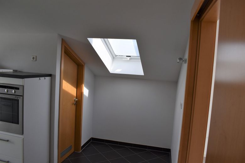 Casa bifamiliare senza provvigioni in posizione eccellente - periferia del paese, giardino, abitazione e eventualmente affitto – Speisekammer OG-Wohnung