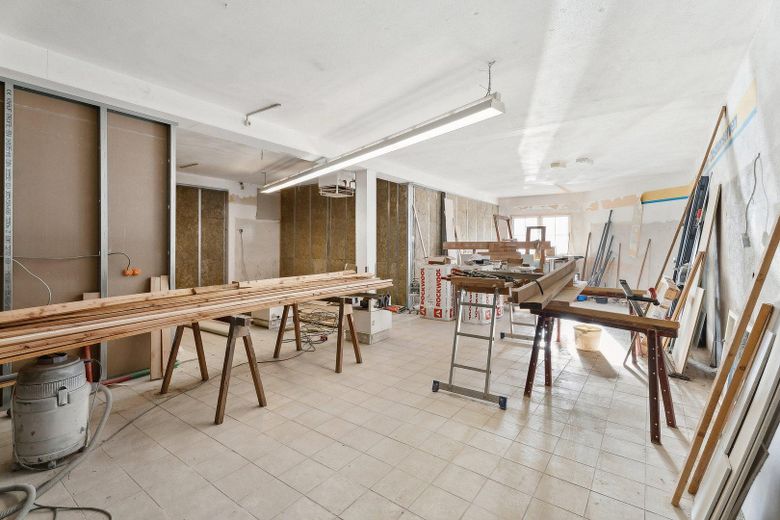 RENDITE > 7% mgl. o. Eigennutzung und Kapitalanlage kombiniert-MFH mit Ausbaupotenzial rd.350 m2 – Ausbaubares EG