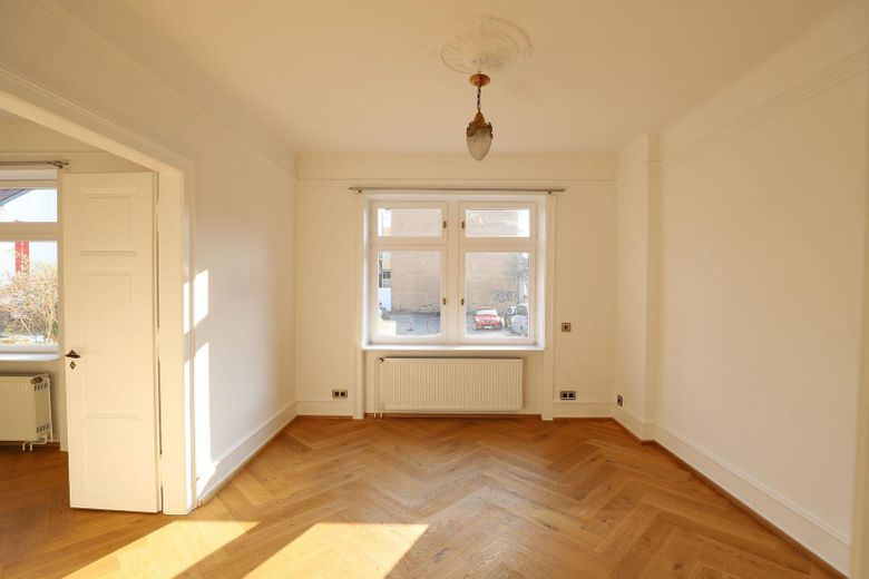 JUGENDSTIL TRIFFT LUXUS | 118 m² | 4 ZIMMER | HOCHWERTIG SANIERT | EBK – फोटो 3