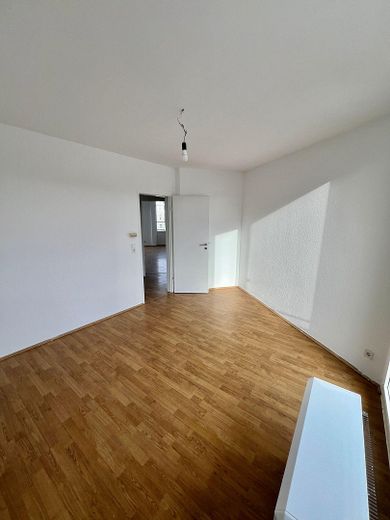 Helle 3-Zimmer-Wohnung mit Terrasse und Balkon auf 70 m²“ – Schlafzimmer