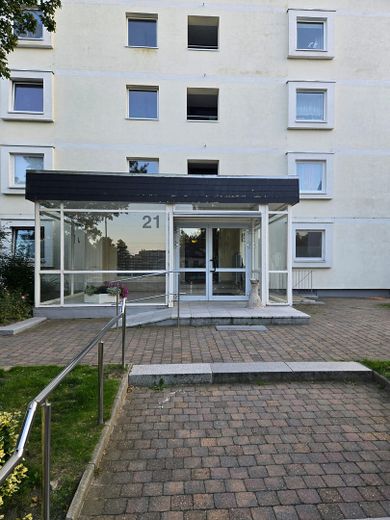 Yenilenmiş 3 odalı daire, loggia ve otopark yeri – komisyonsuz – Haus
