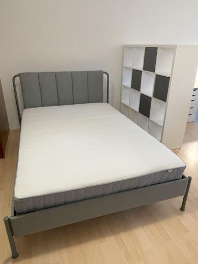 Schlafbereich mit Raumteiler