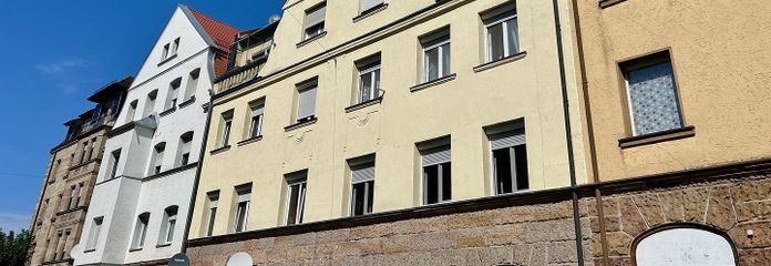 Provisionsfrei – Gepflegte 3-Zimmer Wohnung im Altbau MFH mit Top-Rendite – Außenansicht