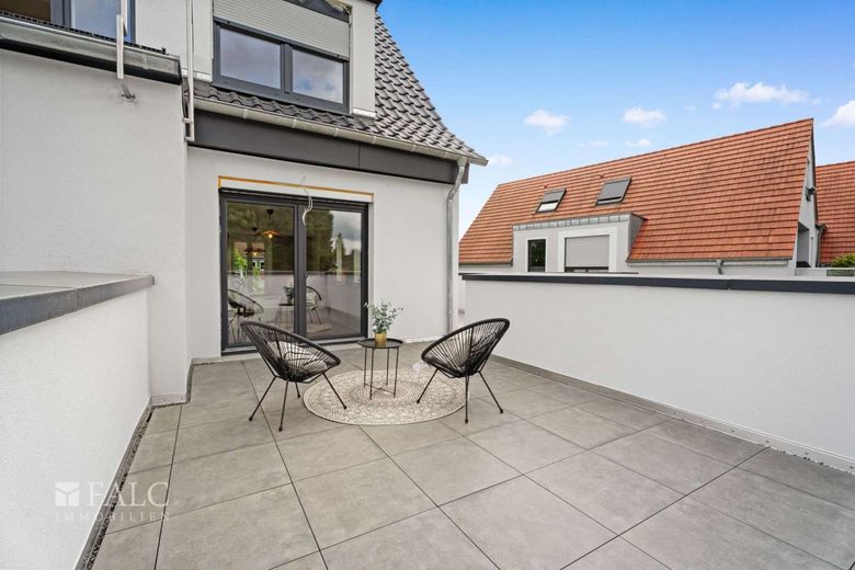 SAARN: Wohnen mit Freiraum - sanierte 3-Zimmer-Wohnung und großzügige Dachterrasse – Terrasse