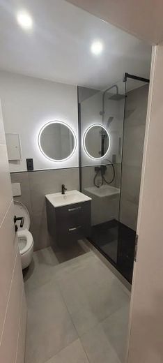 Schönes möbliertes Zimmer in gepflegter WG - München | Kreillerstraße 48 – Badezimmer