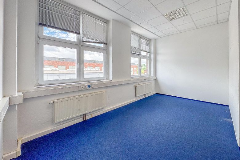 Büro 7