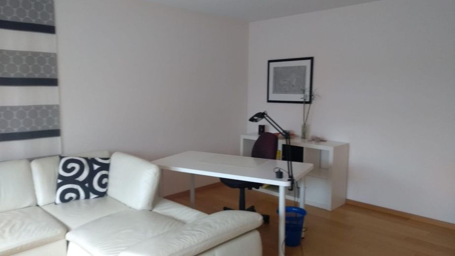 Großer Schreibtisch