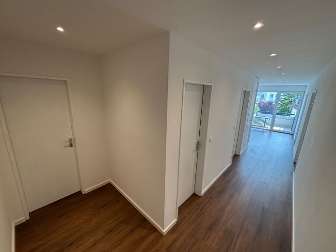 Sanierte ruhige Wohnung im Herzen von Korntal mit Garage, Balkonkraftwerk, Wallbox, 2 Sonnenbalkone – Eingang