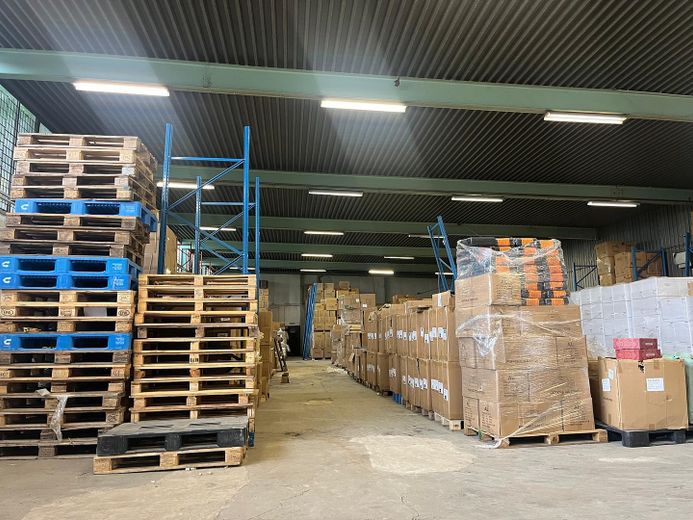 Gepflegte Lagerhalle inkl Büroräume, Küche in bester 1-A Lage Kurzfristig Verfügbar – ANA