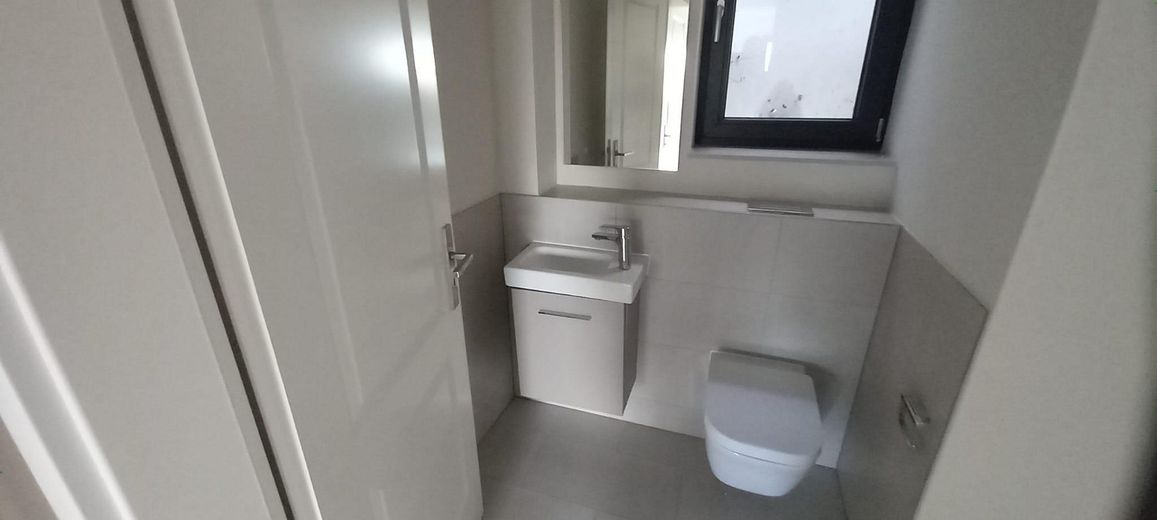 Souterrain Wohnung mit eigenem Eingang – WC