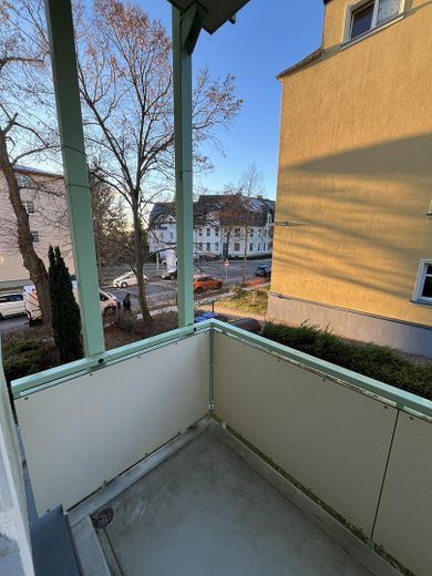 Erstbezug nach Renovierung - 5-Raumwohnung im 1. OG in ruhiger Lage – Balkon 2