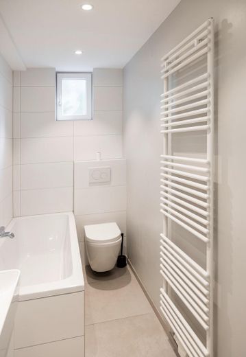 Ruime tuinmaisonnette over twee woonlagen in Hamburg-Eilbek – Detail Bad