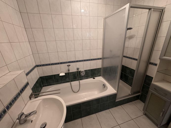 Licht appartement met 3 kamers en groot terras – Foto 11