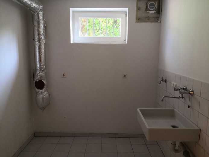 Kronberg’in en iyi konumu, sakin + aydınlık, 6 oda, 3 teras, ankastre mutfak, klima, sauna, FIS otobüs durağı – Waschküche