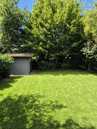 Frankfurt-South, in Dietzenbach-Steinberg, very nice house with large garden, garage, fitted kitchen and sauna. – 4_Garten