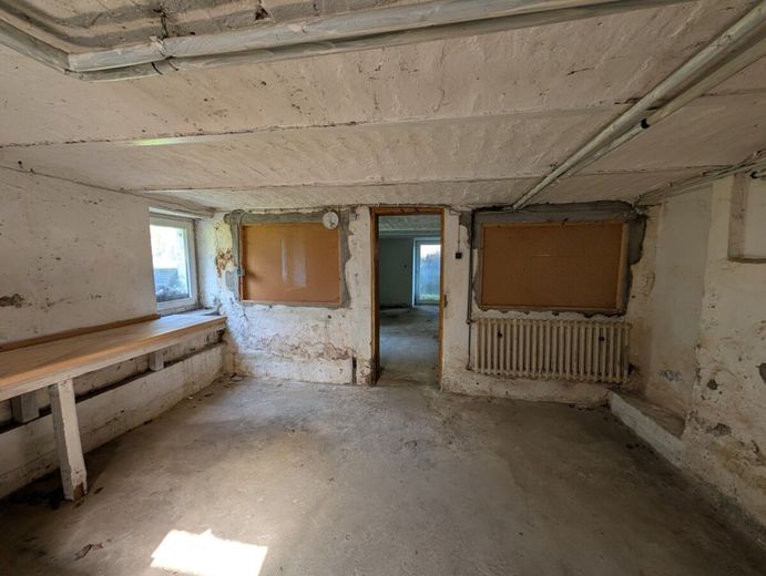 Löhne-Gohfeld — bezugsfreies Anlageobjekt mit Entwicklungspotenzial – Keller