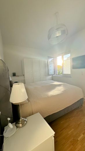 Modernes Townhouse am Rheinauer See – 5,5 Zimmer, 2 Terrassen, Garage & Top-Ausstattung – Schlafzimmer, Bild 1