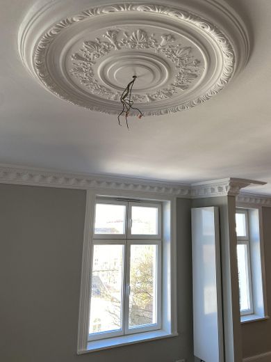 WG`s aufgepasst, Traumwohnung, 4 Zimmer Jugendstil, Top saniert, EBK, auf Zeit bis 30.April 2027 – Stuck