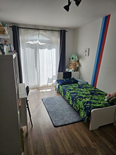 Maison mitoyenne centrale exclusive avec piscine et climatisation – Kinderzimmer