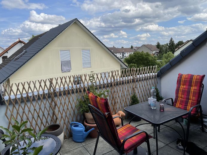 Zadbana 4,5-pokojowa maisonette z balkonem i kuchnią zabudowaną w Brühl, bez prowizji – Balkon