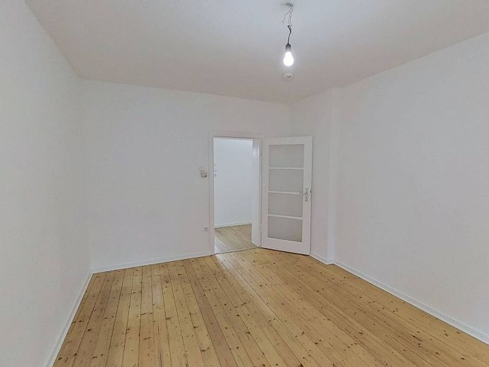 Modern gün ışığı alan banyosu ve büyük mutfağı bulunan konforlu 2 odalı daire – Ansicht II: Schlafzimmer
