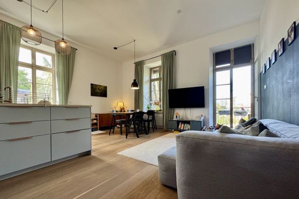 +++ Helle 3-Zimmer-Wohnung mit Balkon im Denkmalobjekt +++
