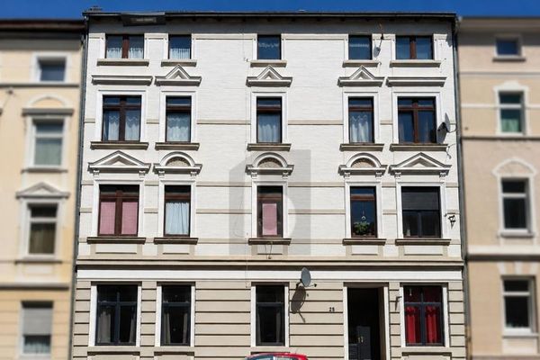 FRISCH RENOVIERT - ZWEI EBENEN FÜR MEHR WOHNGEFÜHL