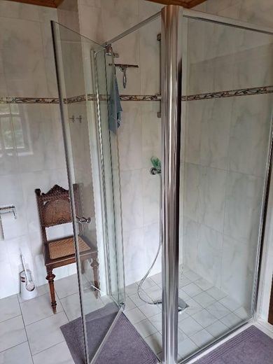 Vendo una tenuta agricola ristrutturata con cura a 8 km da Weimar – 2. Bad mit Dusche
