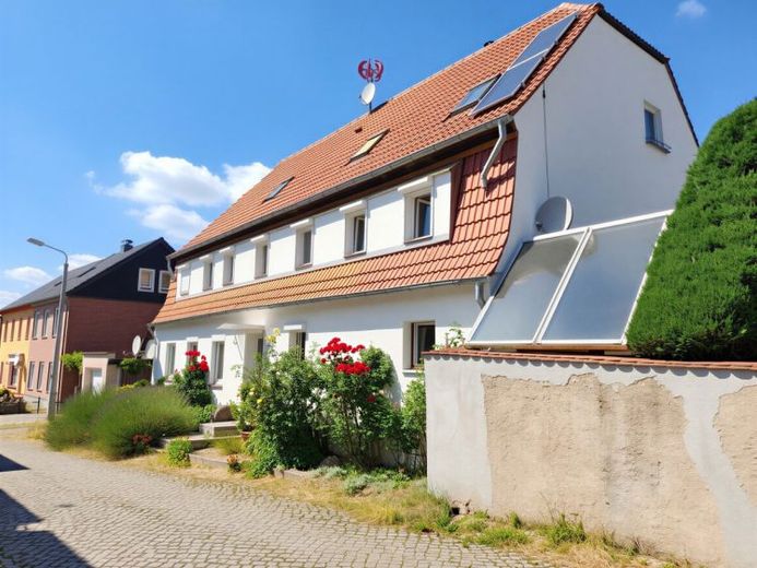 Mehrgenerationenhaus mit 3 Wohnungen - großem Grundstück sowie Pool, Garage und Gewölbekeller – फोटो 1