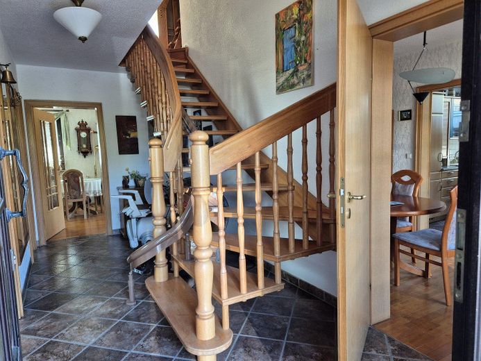 Eingang mit Treppe