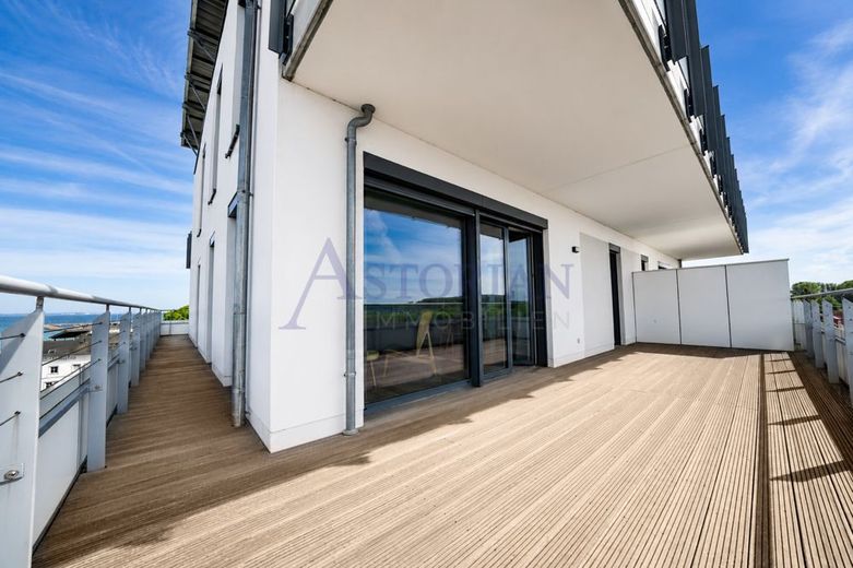 Premium-Penthouse mit fantastischem Meerblick, großer Dachterrasse und exklusiver Designausstattung – umlaufende Terrasse