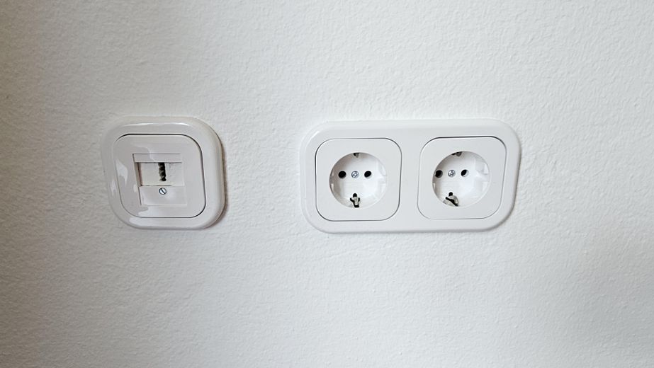 Neue Steckdosen und Schalter