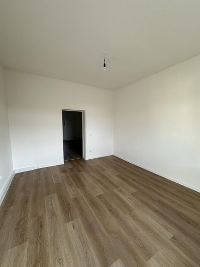 Frisch renovierte 4-Zimmer Wohnung in Essen-Frohnhausen – Schlafzimmer_1.2