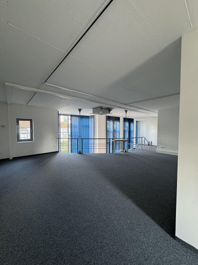 Atelier Wohnung / Gewerbe EG & 3 Wohnungen 2.OG nähe HBF mit Keller und TG STP – Atelier Galerie EG