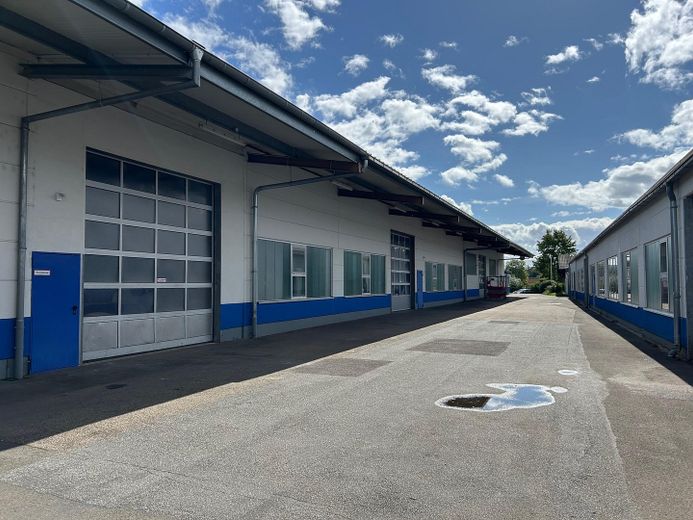 120 qm Halle, 720 qm Halle, 200 qm Halle im Bliesgau, z.T. mit Büro & Videoüberwachung – Halle 4, 120 qm