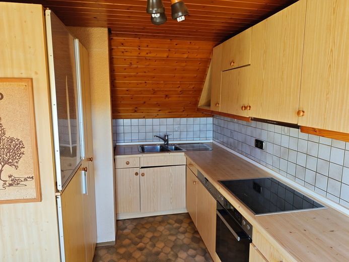 Mieszkanie 1-pokojowe na poddaszu z 2 miejscami parkingowymi i garażem w Freudenstadt przy rynku – Photo 5