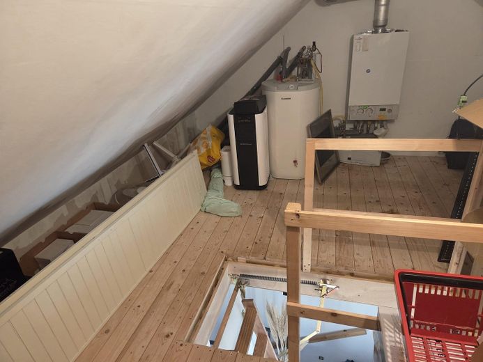 Speicher mit Heizanlage