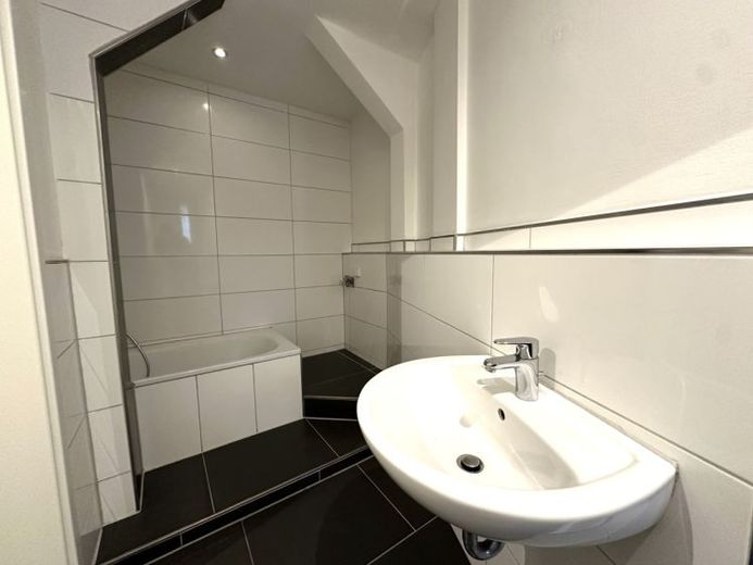 Modernes Wohnen im Ostviertel! 3 Zimmer Wohnung mit Wanne! – Foto 1