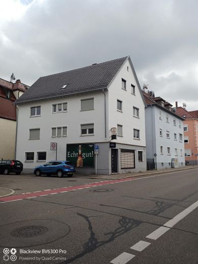 Immeuble collectif, 4 logements, 1 unité commerciale, Reutlingen, Tübinger Straße, prix à négocier – Hausansicht von Westen
