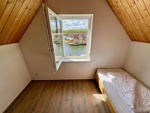 Reihenhaus mit eigenem Bootssteg und Garten – Schlafzimmer DG