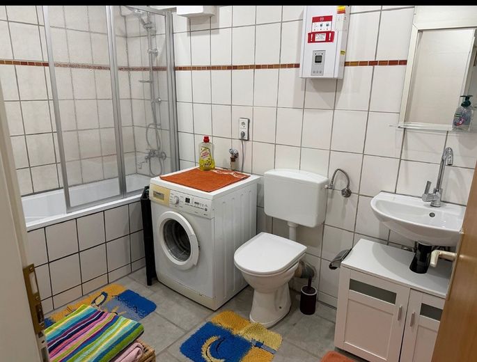 Piso de 3 habitaciones, cocina y baño cerca del aeropuerto de Hahn – Foto 7
