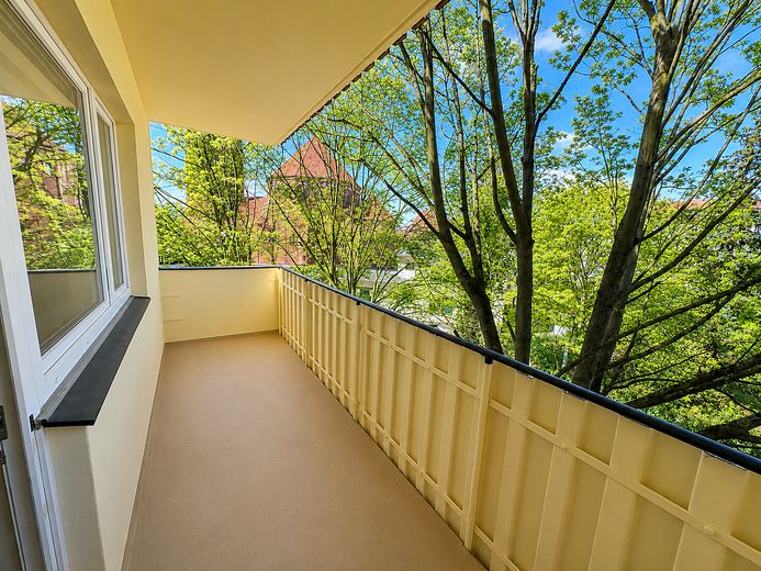 3-Zi  mit Balkon in Bahnhöfsnähe Rathaus Spandau  ! Provisonsfrei – Balkon