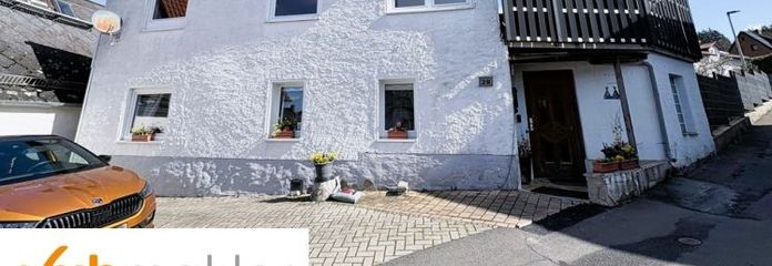 Reduziert!!Zwei Etagen mit Potenzial: Haus mit Dachterrasse und Wärmepumpe in Marktredwitz/Wölsauerhammer