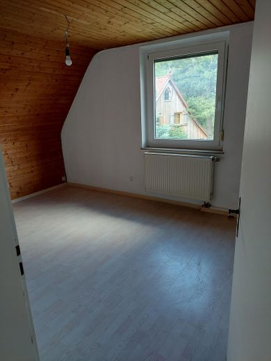 5 1/2 Zimmer Wohnung in ruhig gelegenem Zweifamilienwohnhaus mit sonnigem Garten – OG Kinderzimmer