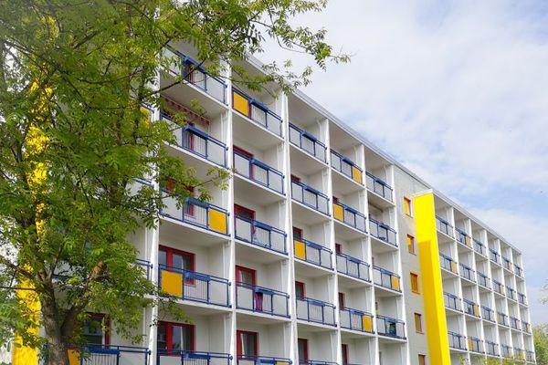 Apartamento de 1 habitación adaptado a la edad con balcón y ducha