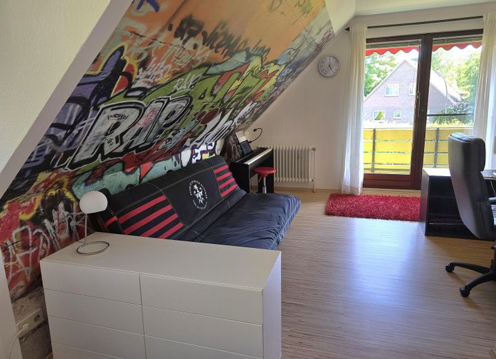 Freistehendes Einfamilienhaus mit Südgarten in ruhiger Lage von Hamburg-Volksdorf – Schlafzimmer 2, Ansicht 1