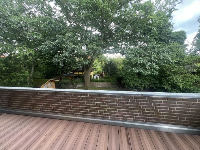 Traumhafte 4 Zimmer Wohnung mit unverbautem Blick – Balkon