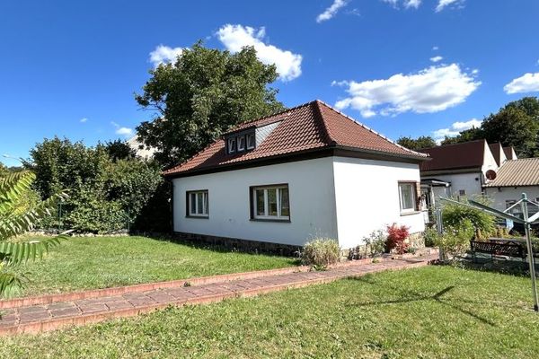 Uniek vastgoedcomplex aan de bosrand - 2 huizen, 1 appartementenhuis & opslaghal!