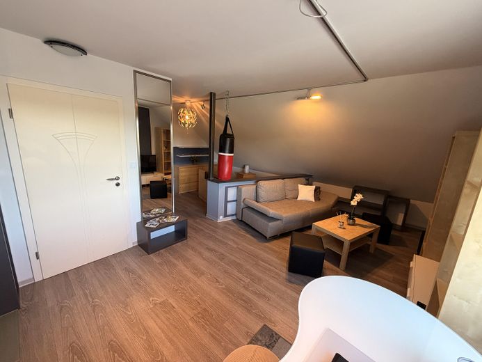 Attic apartment in a quiet peripheral location with a parking space in front of the house – optionally furnished – – Photo 5