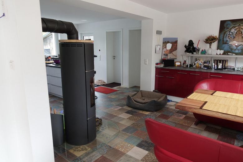Domaine rural isolé avec infrastructure autonome – 4 ha, fonctionnement en îlot, autosuffisance | Sans agent immobilier – Esszimmer/Küche